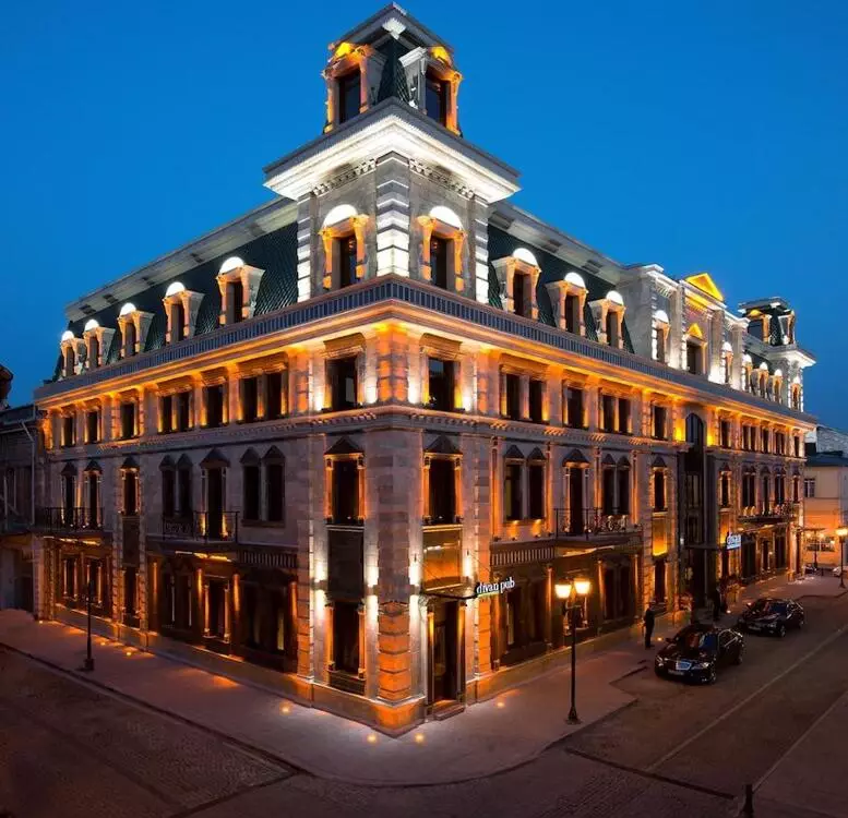 هتل دیوان سوئیت باتومی