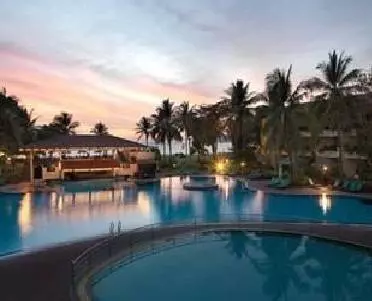 هالیدی ویلا بیچ ریزورت