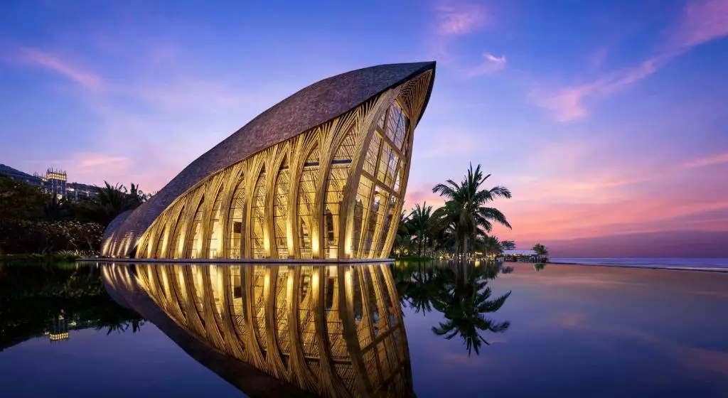 آپوروا کمپنسکی بالی