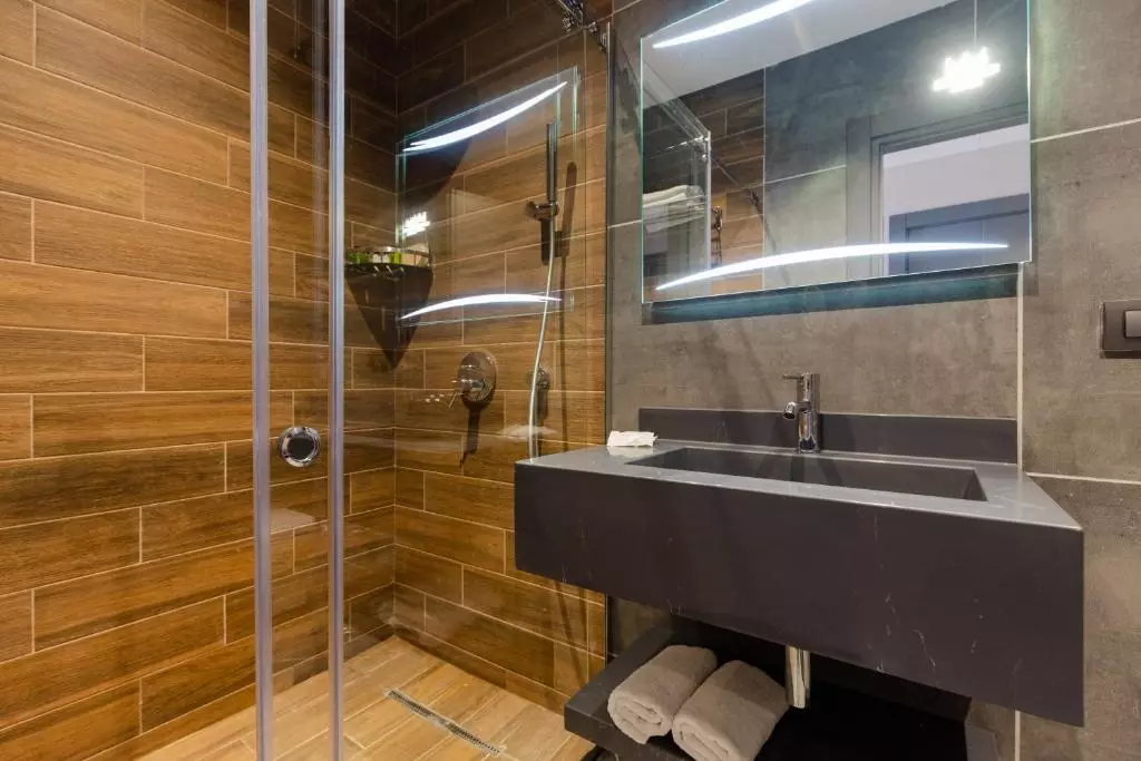 مونارچ باتومی