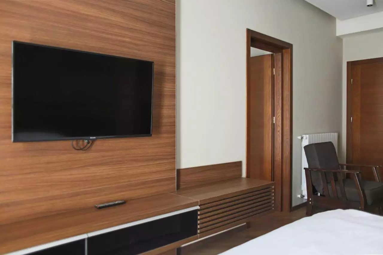 نینا پالاس تفلیس