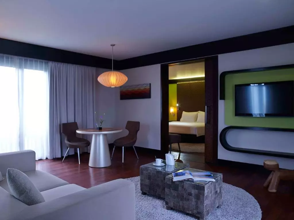 پولمن بالی لگیان بیچ