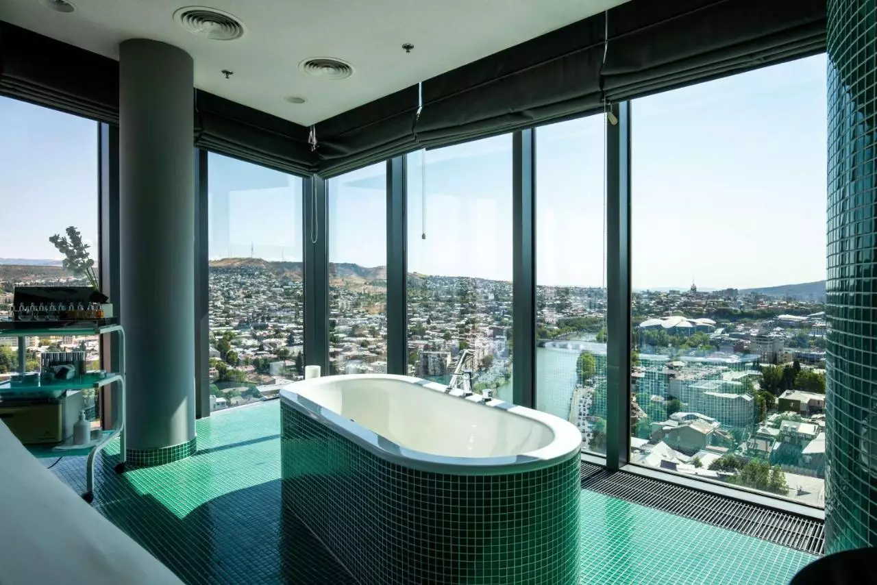 ردیسون بلو ایوریا تفلیس