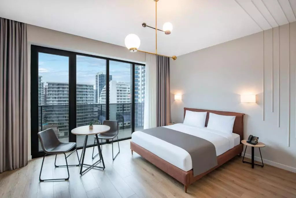 استپس و سوئیت باتومی