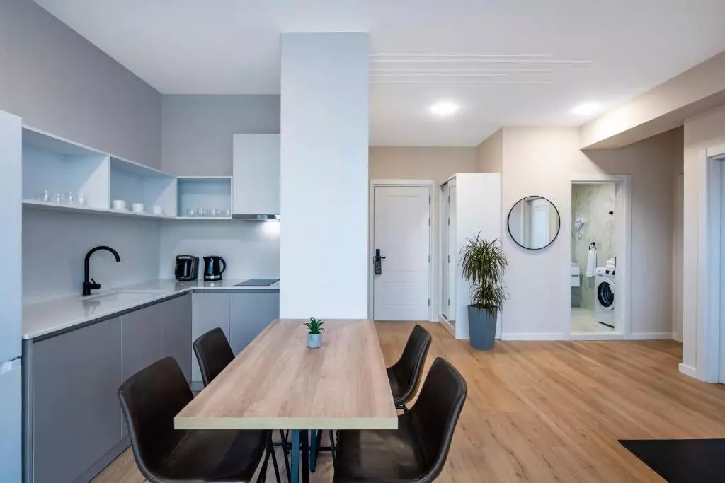 استپس و سوئیت باتومی