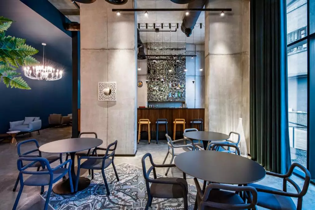 استپس و سوئیت باتومی