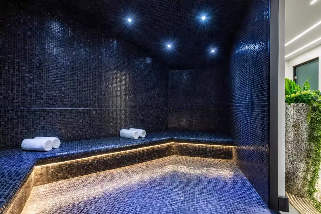 استپس و سوئیت باتومی