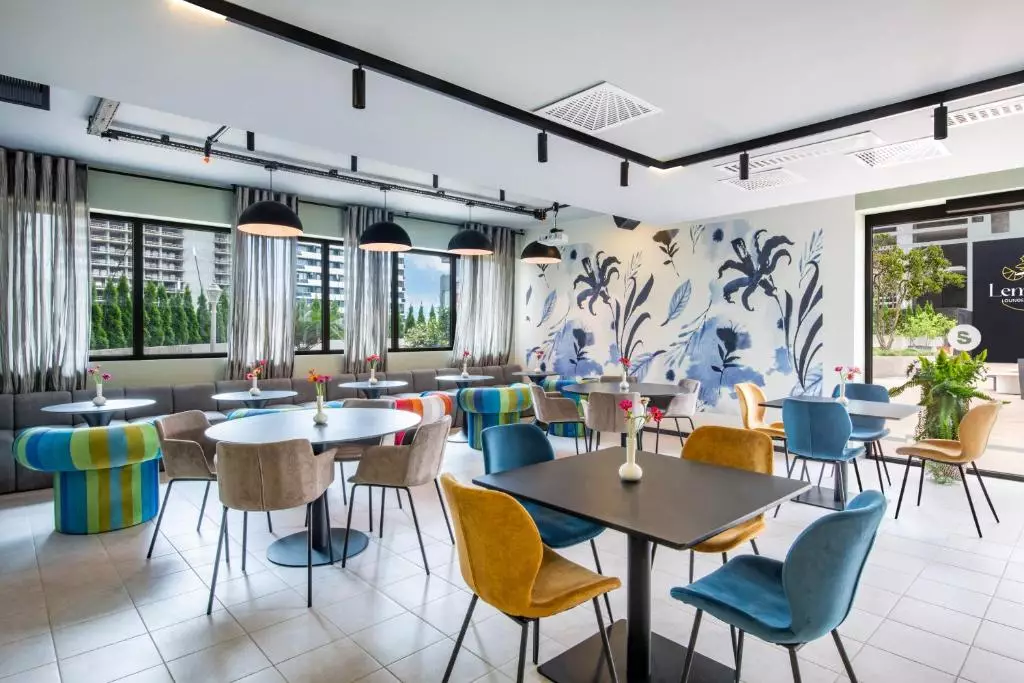 استپس و سوئیت باتومی