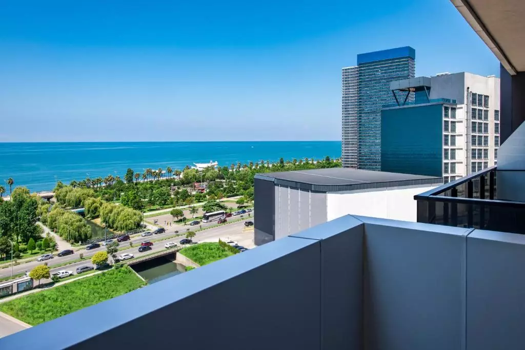 استپس و سوئیت باتومی