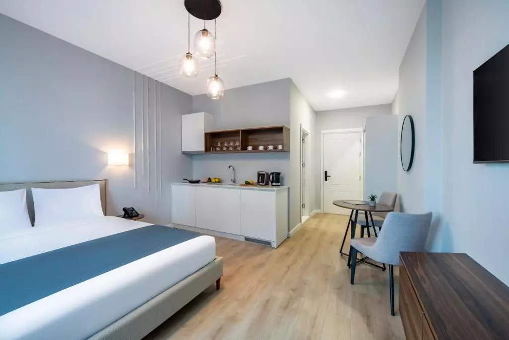 استپس و سوئیت باتومی