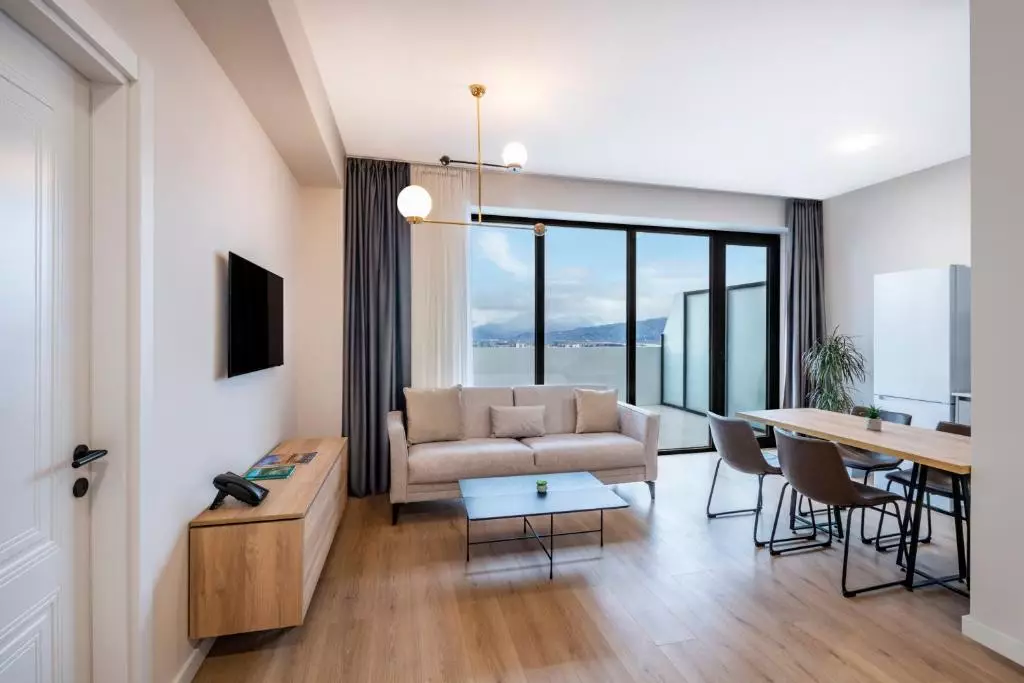 استپس و سوئیت باتومی