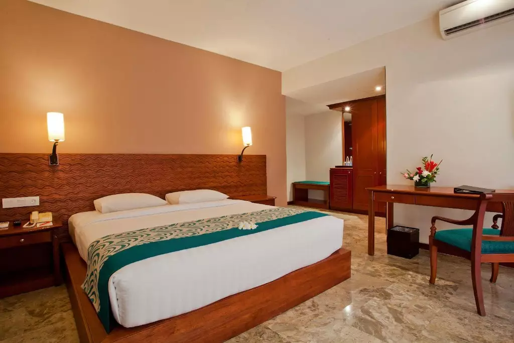 وایت رز کوتا ریزورت