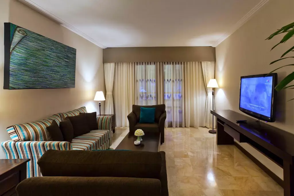 وایت رز کوتا ریزورت