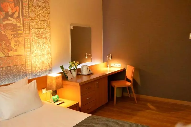 هالیدی این تاگانسکی