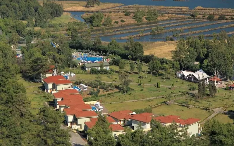 فرتزا بیچ ریزورت هتل