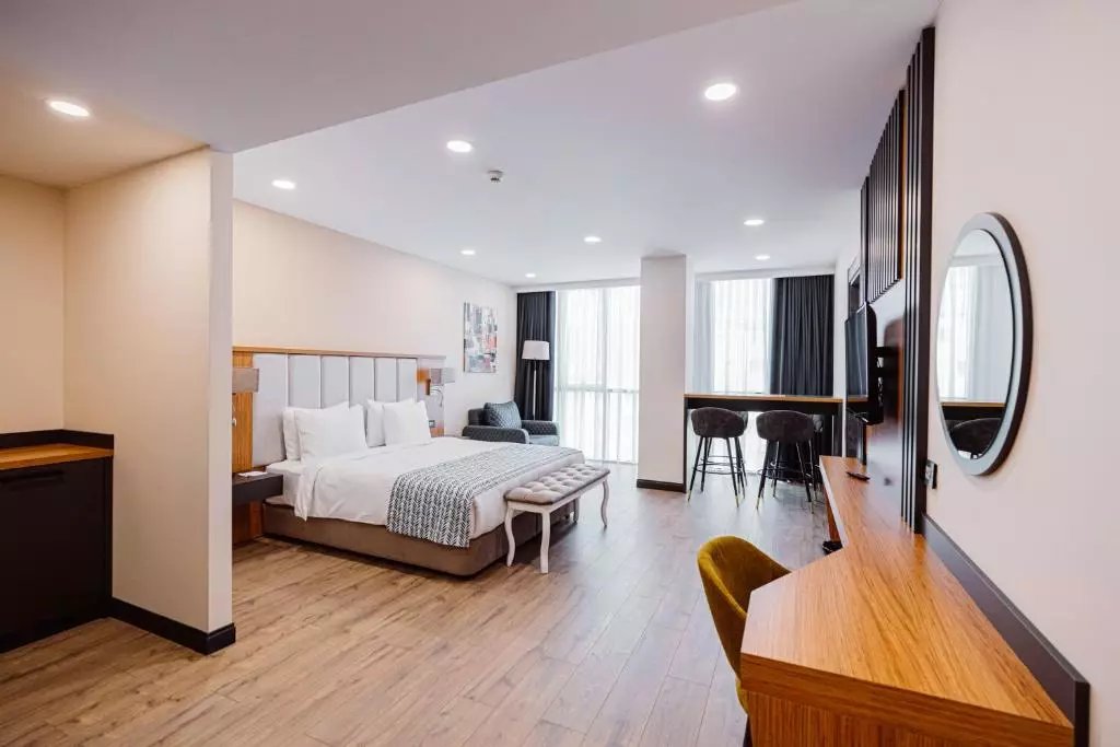 هتل بست وسترن پلاس باتومی