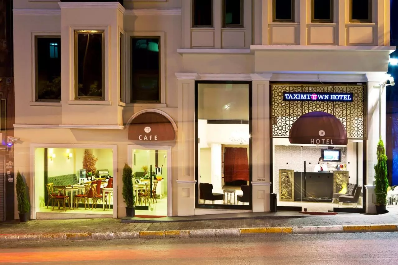 هتل تکسیم تاون