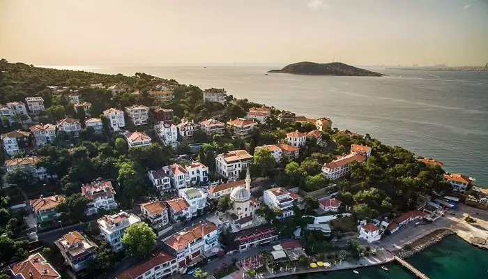 نمایی از جزیره بیوک آدا