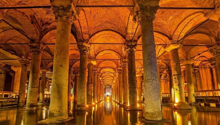 عکسی از آب انبار باسیلیکا