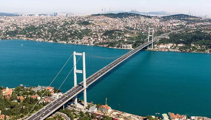 تصویری از تنگه بسفر