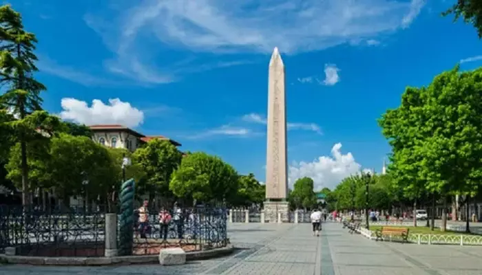 تصویری از میدان تاریخی هیپودروم