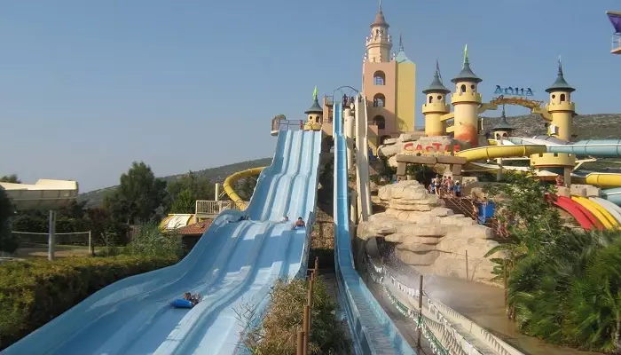 یکی از سرسره های مهیج پارک آبی آکوا فانتزی