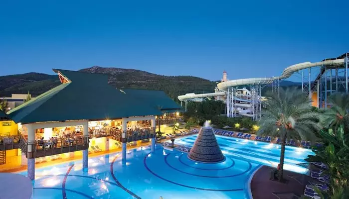 هتل پارک آبی آکوا فانتزی