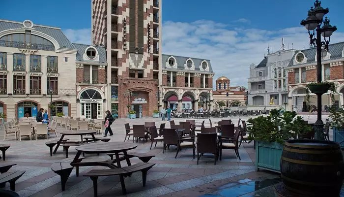 تصویری از میدان پیازا