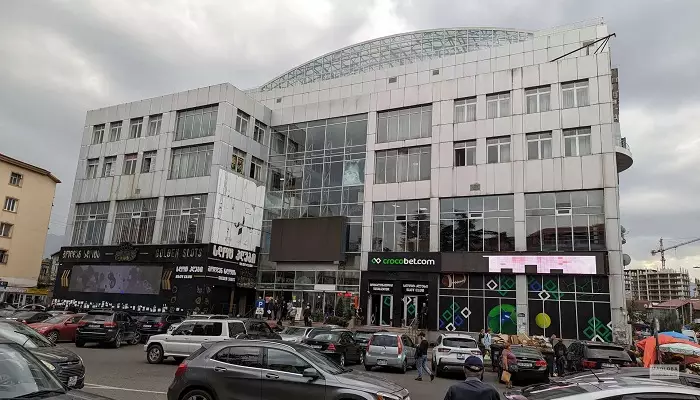 نمایی از باتومی پلازا