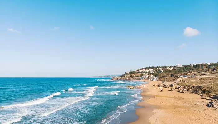 تصویری از یک ساحل آرام و زیبا در استانبول