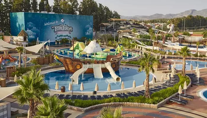 نمایی از پارک آبی ترتوگا کوش آداسی