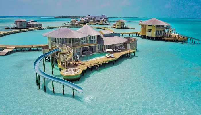 یک هتل دریایی در مالدیو