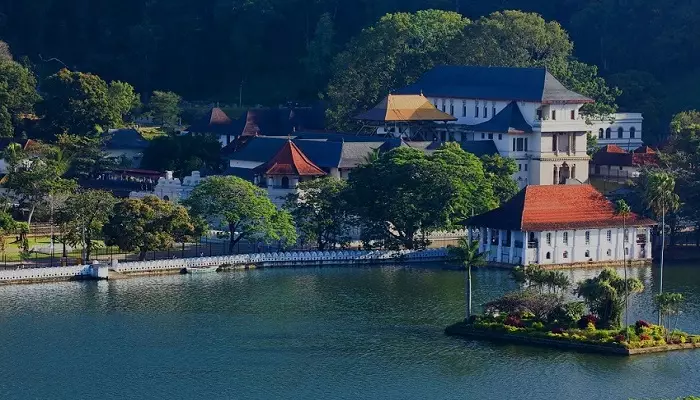 تصویری از یک دریاچه