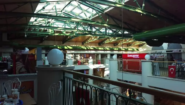 تصویری از مرکز خرید آکدوگان کوش آداسی