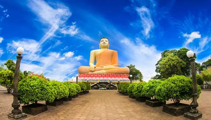 تصویری از یک مجسمه