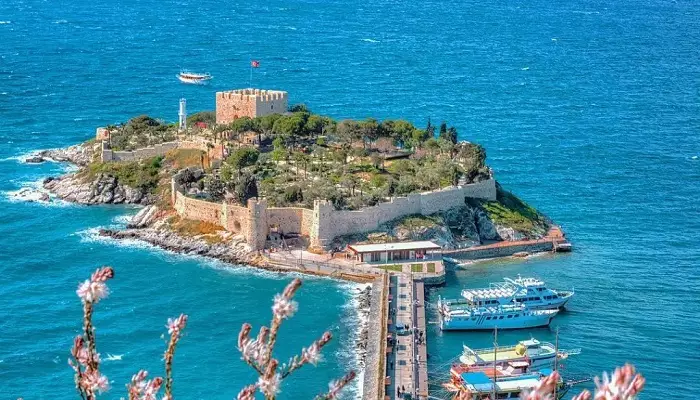 تصویری از جزیره کبوتر کوش آداسی