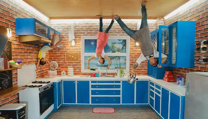 دنیای وارونه