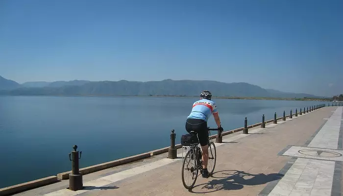 دوچرخه سواری در جاده های ساحلی مارماریس