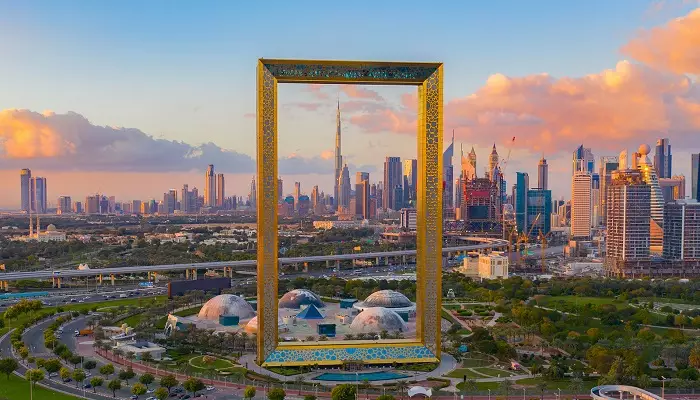 تصویری از ساختمان قاب دبی