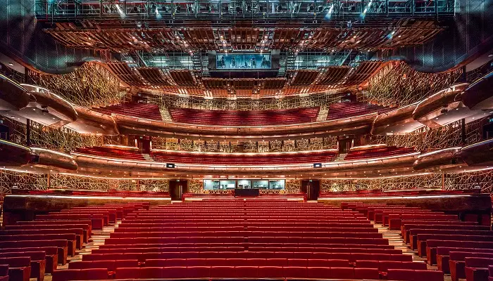 تصویری از سالن اپرای دبی