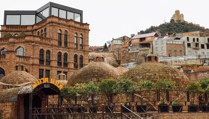 نمای بیرونی حمامهای سلطنتی تفلیس