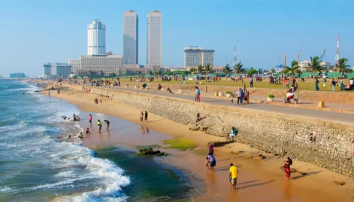 تصویری از یک ساحل زیبا