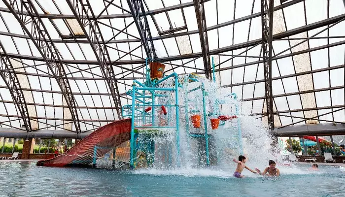 استخر پارک آبی جینو پارادایس تفلیس