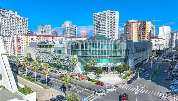 نمایی از گرند مال باتومی