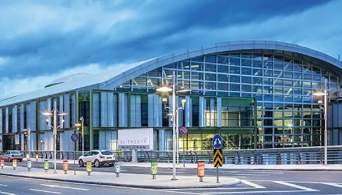 نمایی از فرودگاه ازمیر