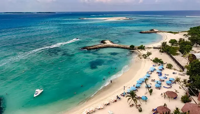 تصویری از زیبا از ساحل مافوشی