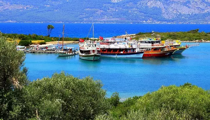 شهر مارماریس در بهار