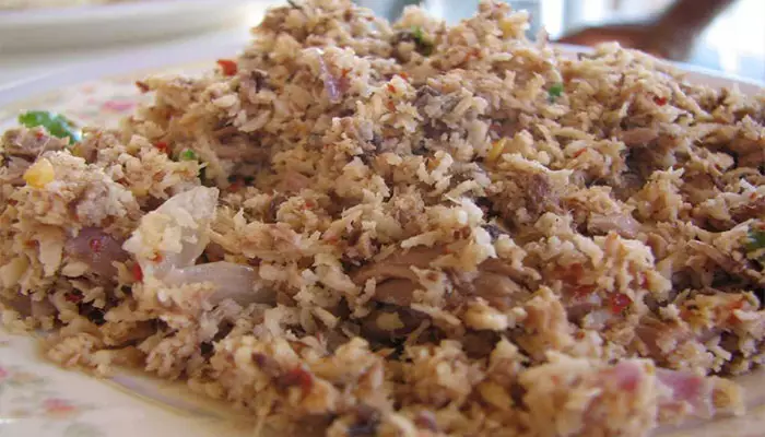 ماهی تن دودی خردشده