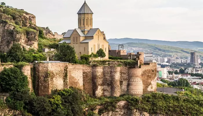 عکسی از قلعه ناریکالا در تفلیس