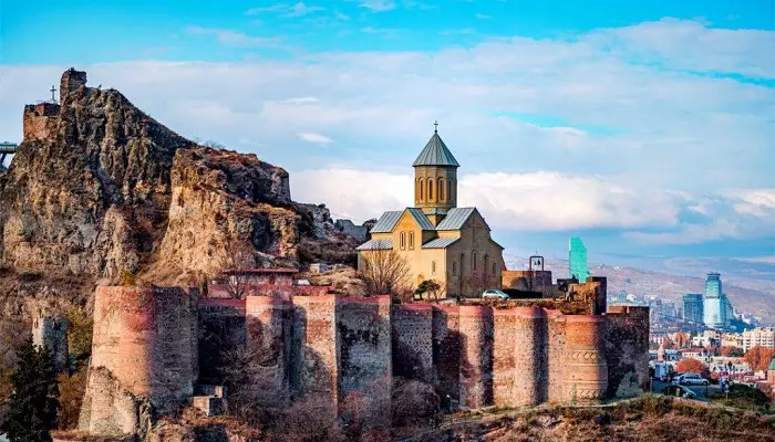 نمایی زیبا از قلعه ناریکالا